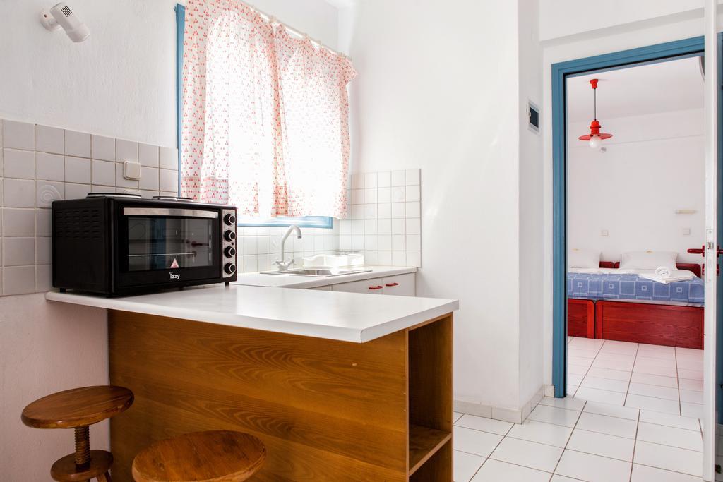 Fivos Apartments Alikí エクステリア 写真