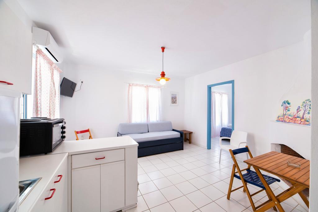 Fivos Apartments Alikí エクステリア 写真