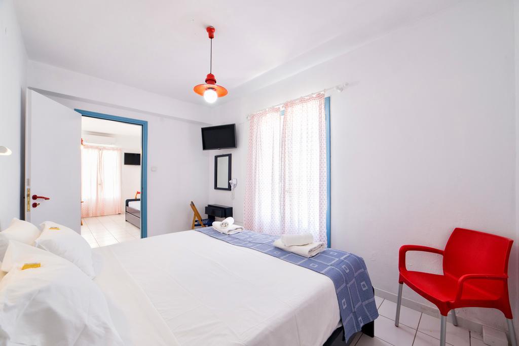 Fivos Apartments Alikí エクステリア 写真
