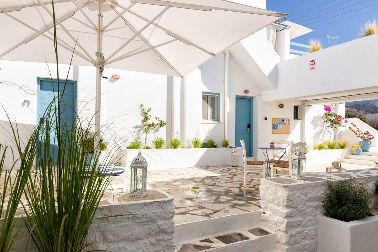 Fivos Apartments Alikí エクステリア 写真